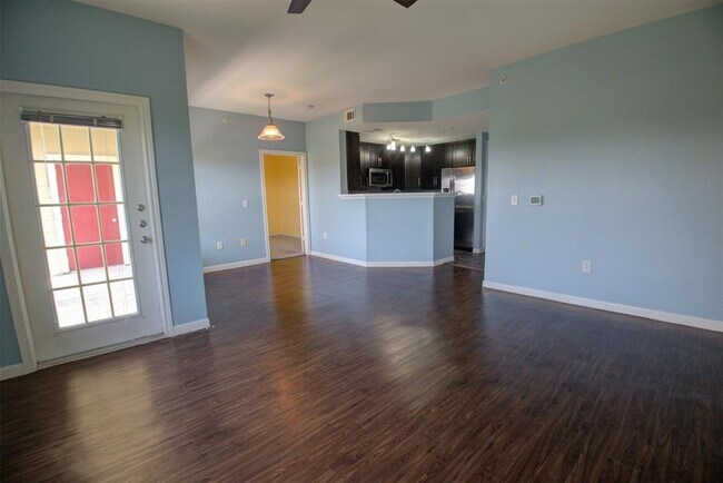 Foto del edificio - 2320 Gracy Farms Ln