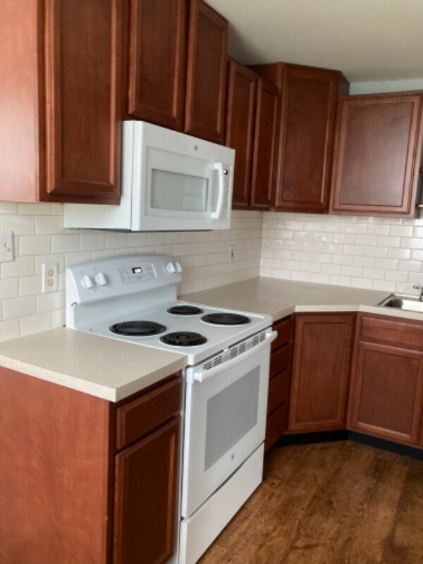 Foto principal - 201 Democratic Ln