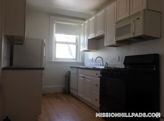 Building Photo - 36 Brookledge St