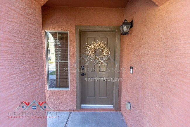 Foto del edificio - 240 W Juniper Ave