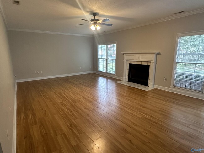 Foto del edificio - 129 Cannes Dr SE