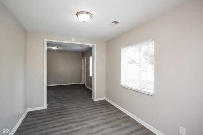 Building Photo - 2401 Sheldon St