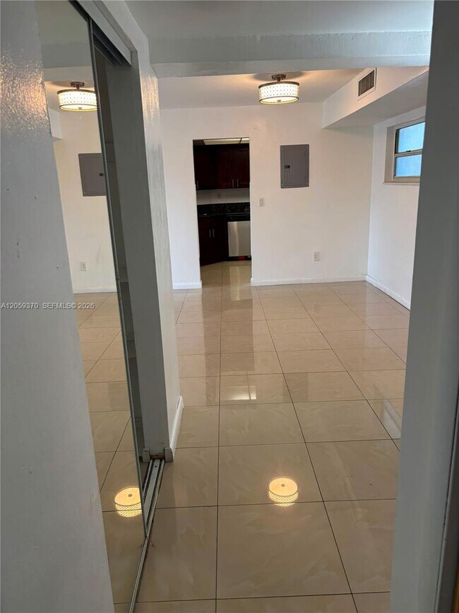 Building Photo - 7410 SW 82nd St