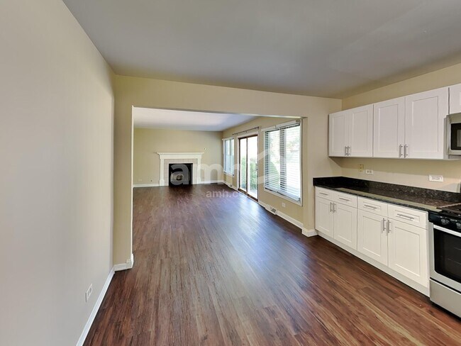 Building Photo - 426 Aristocrat Dr