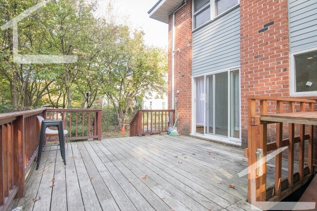 Building Photo - 149 Thorndike St