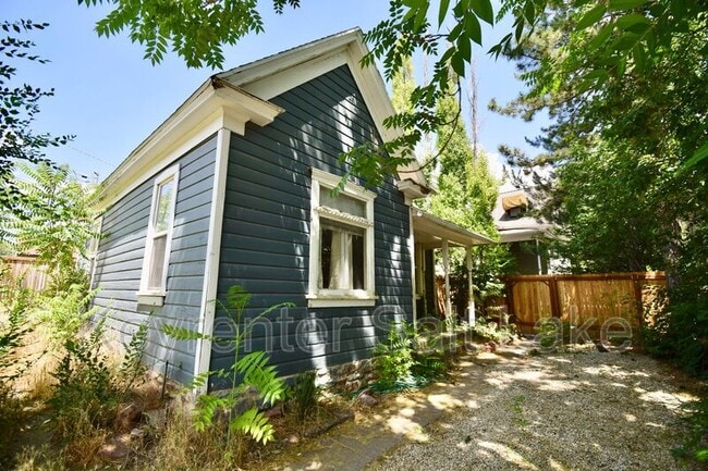 Photo - 544 E Elizabeth St House