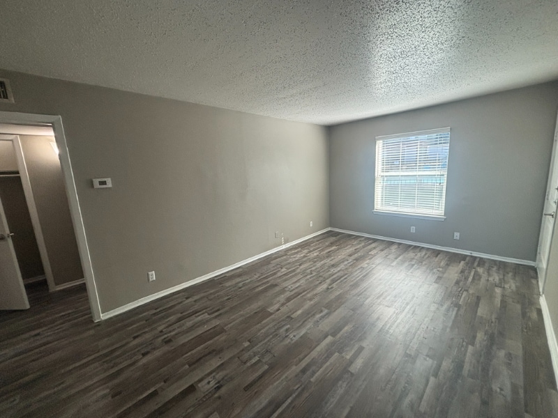 Photo - 531 Bedford Rd (Bedford, TX)