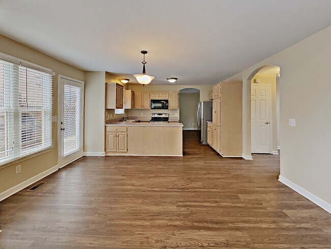 Building Photo - 5008 Sunset Way