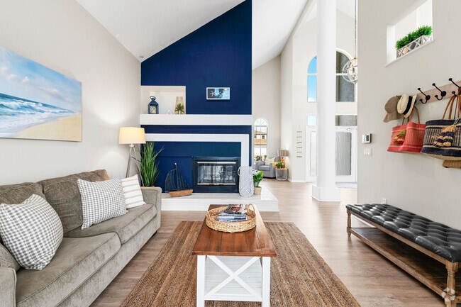 Building Photo - 4137 Pinar Dr