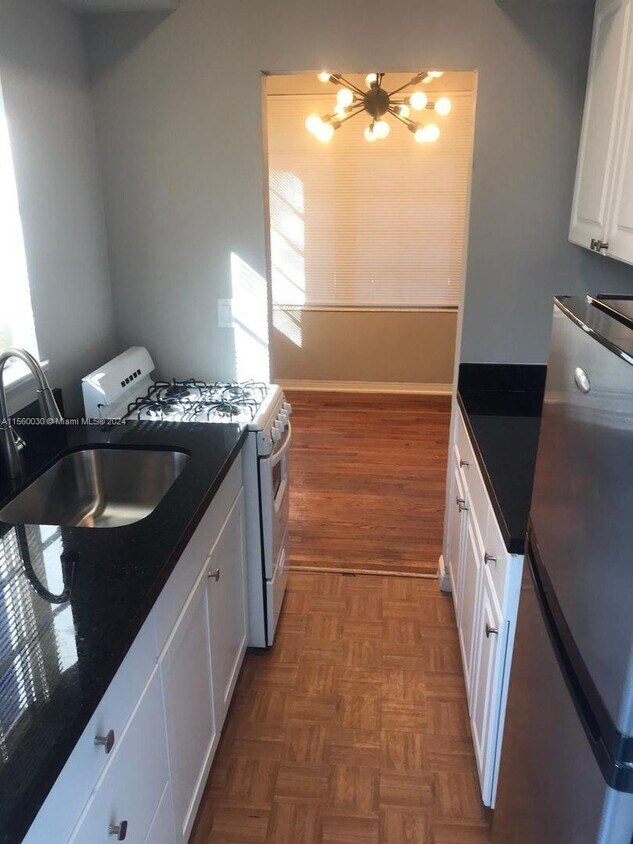 Foto principal - 2458 Flamingo Dr
