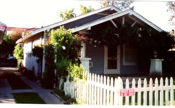 Foto del edificio - 506 E Santa Barbara St
