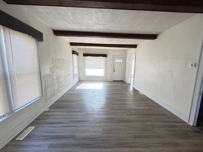 Foto del edificio - Nicklin Home