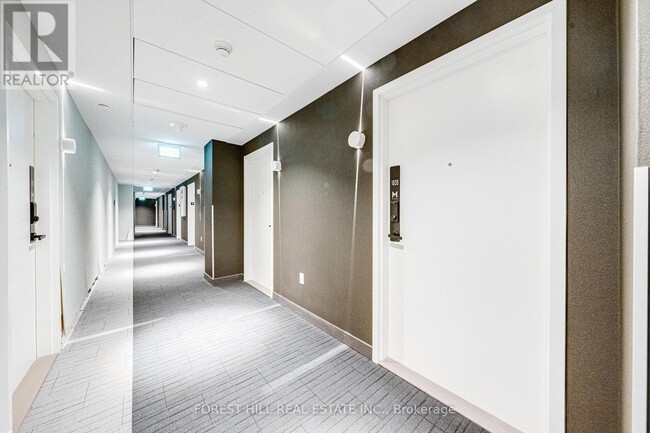 Building Photo - 3900-3900 Confederation Pkwy