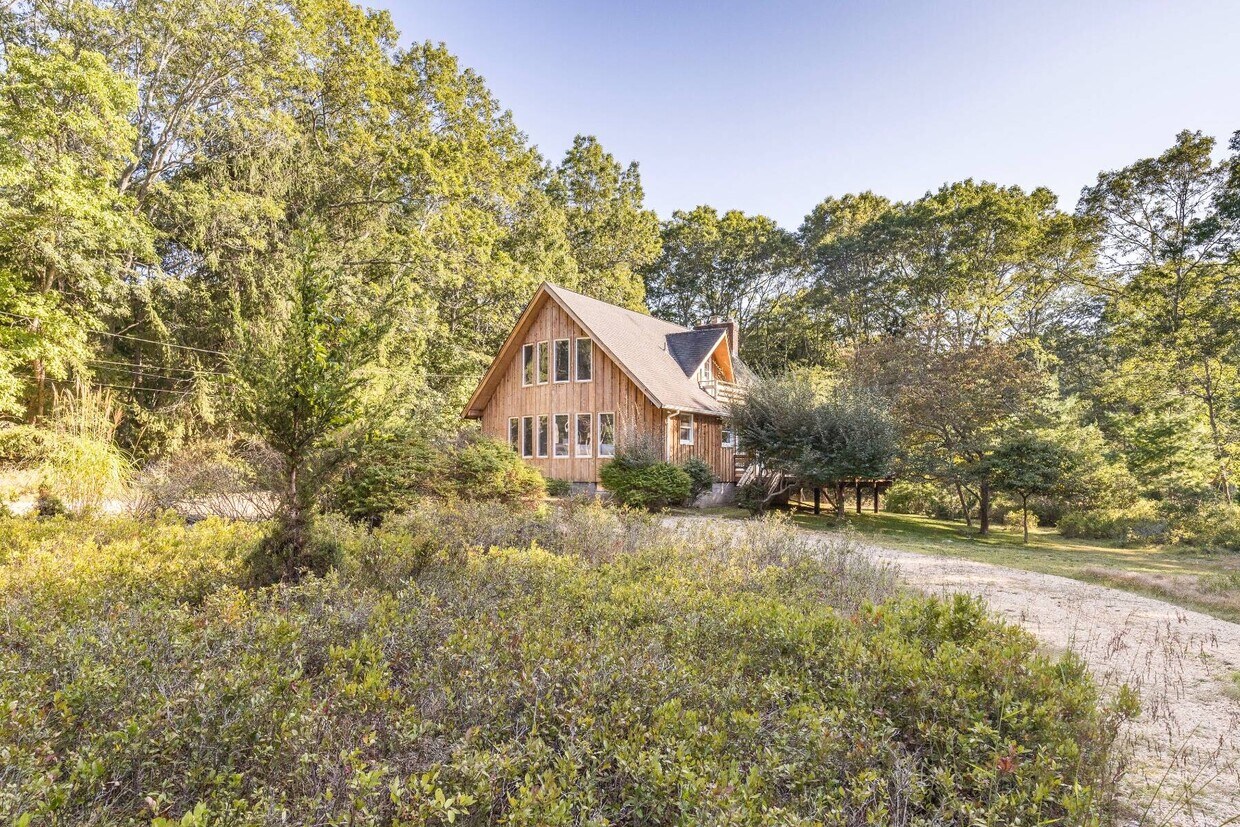 Foto principal - 83 3 Mile Harbor Dr