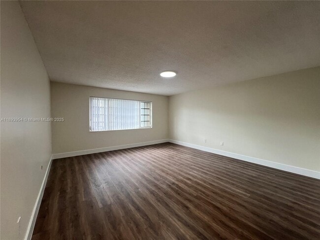 Foto del edificio - 21121 SW 85th Ave