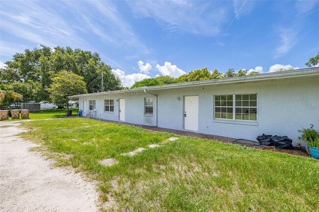 Building Photo - 2150 Barbara Dr