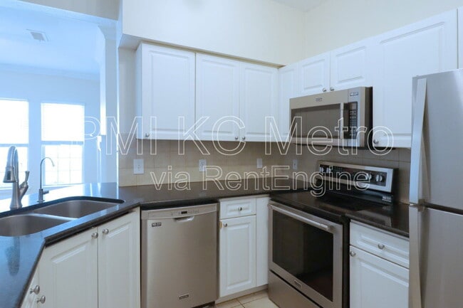 Building Photo - 11624 Tomahawk Creek Pkwy