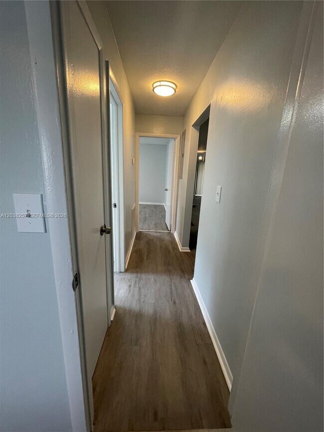 Foto del edificio - 4102 NW 79th Ave