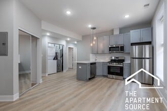 Building Photo - 438 W Belden Ave