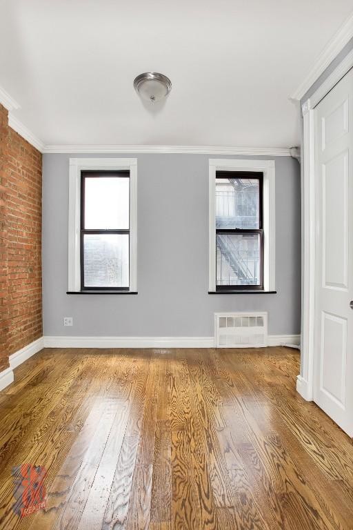 Foto principal - 219 E 23rd St