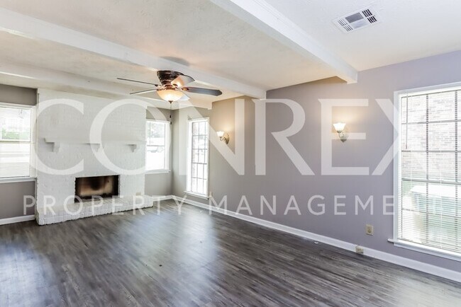 Building Photo - Stunning 3 bedroom in Montgomery!