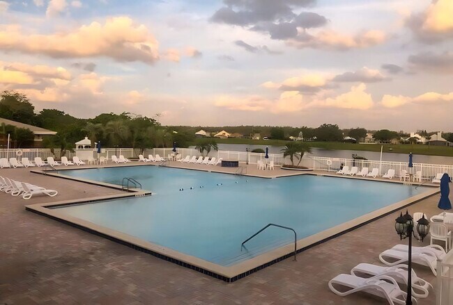 Foto del edificio - 6084 Willowpointe Cir