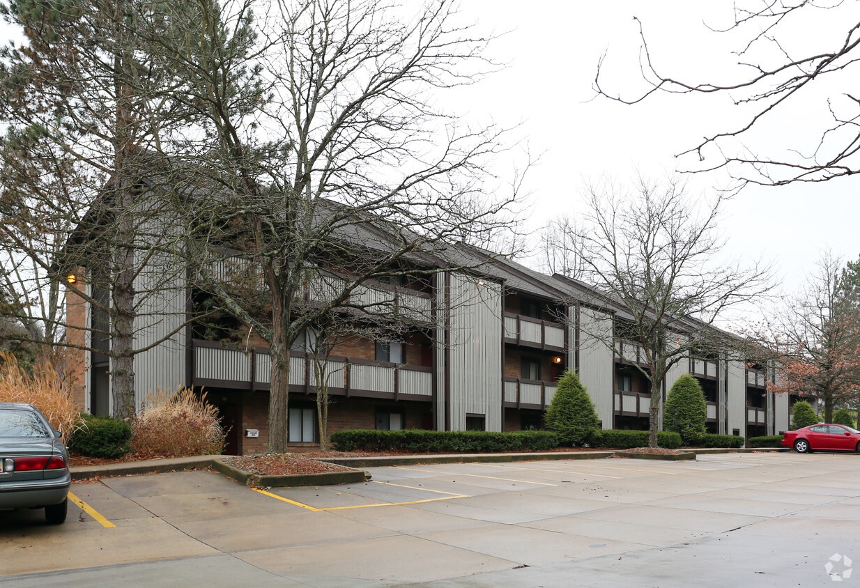 Primary Photo - 1300 Bailey Rd