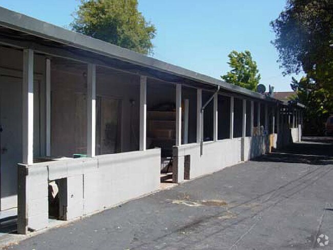 Alternativa Vista al edificio 2 - 130 Muller St