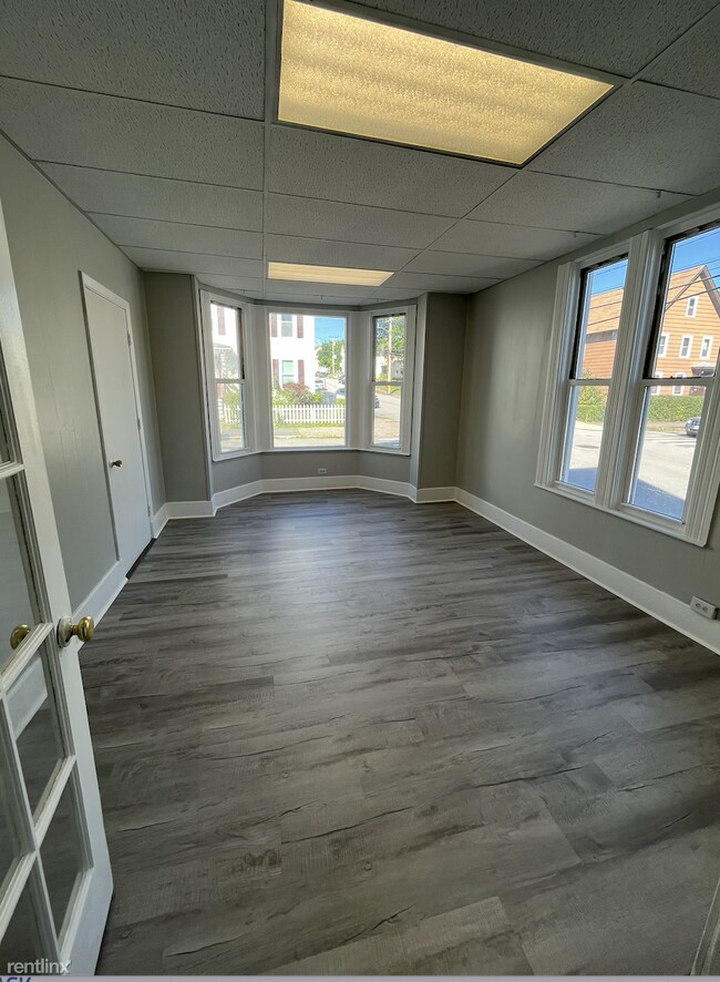 Foto del edificio - 3 br, 1 bath Triplex - 259 Notre Dame Aven...