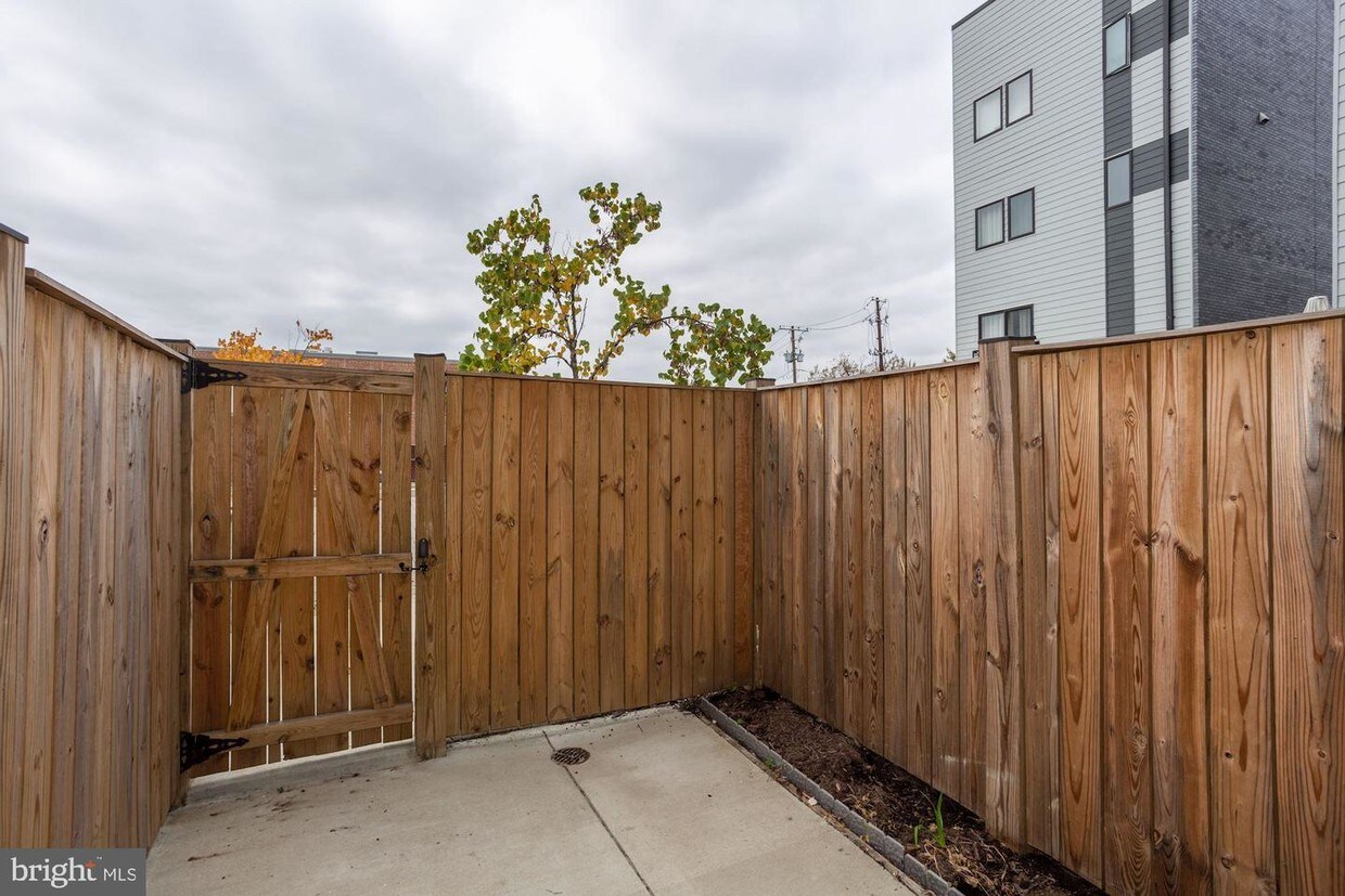 Foto principal - 2724 12th St NE