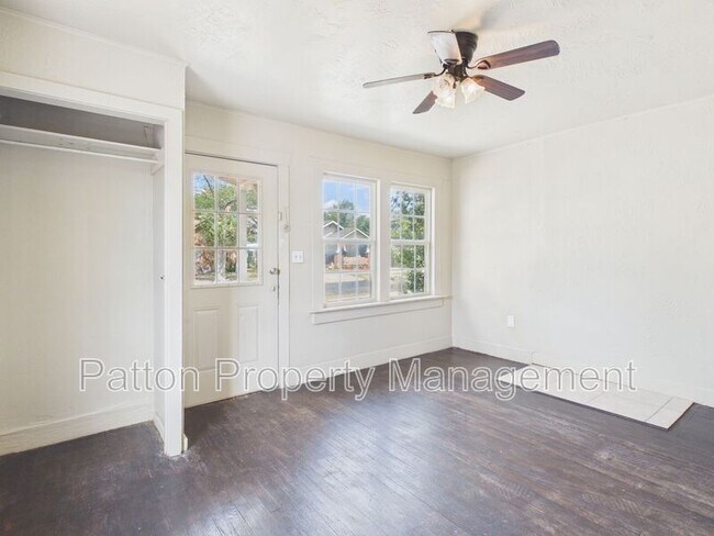 Foto del edificio - 913 S Louisiana St