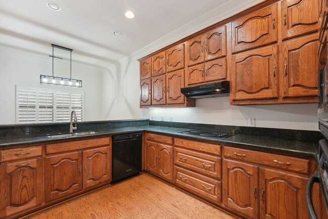 Foto del edificio - 3014 Stonehenge Ln