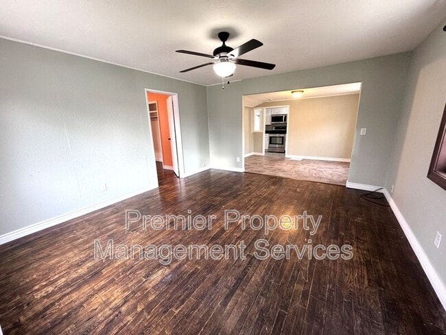 Foto del edificio - 427 Miles Ave