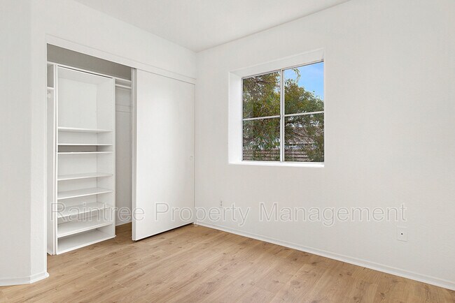 Building Photo - 13977 Midland Rd