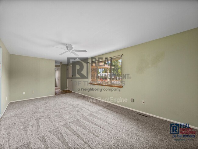 Building Photo - 409 W 47th St