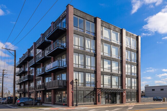 Foto del edificio - 2725 N Thatcher Ave