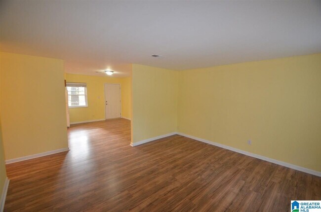 Building Photo - 38 Carriage House Rd SW