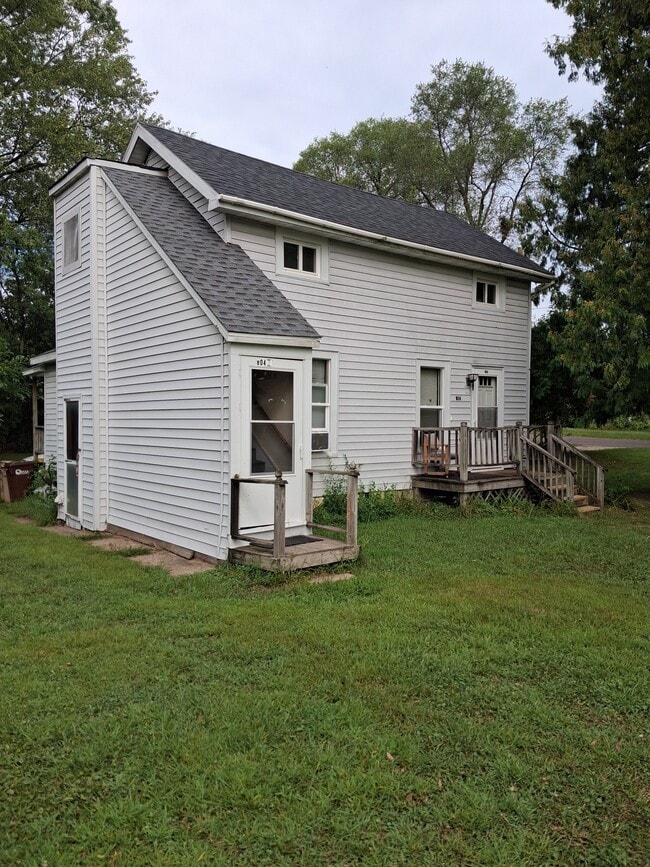 Building Photo - 804 Ferry St
