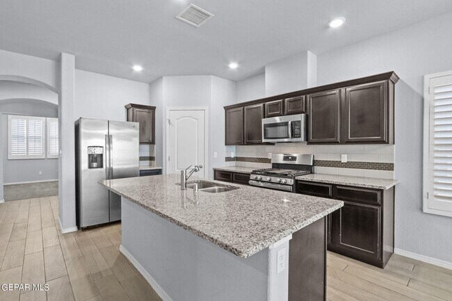 Building Photo - 1021 Ultrastar Pl