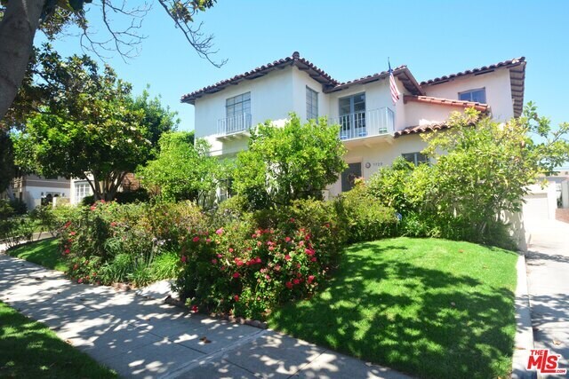 Foto principal - 1726 Kelton Ave