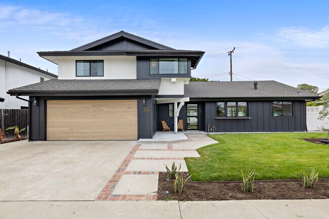 Building Photo - 2732 Lorenzo Ave