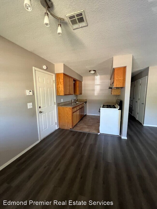 Foto del edificio - 3 br, 2 bath House - 1803 E Edwards