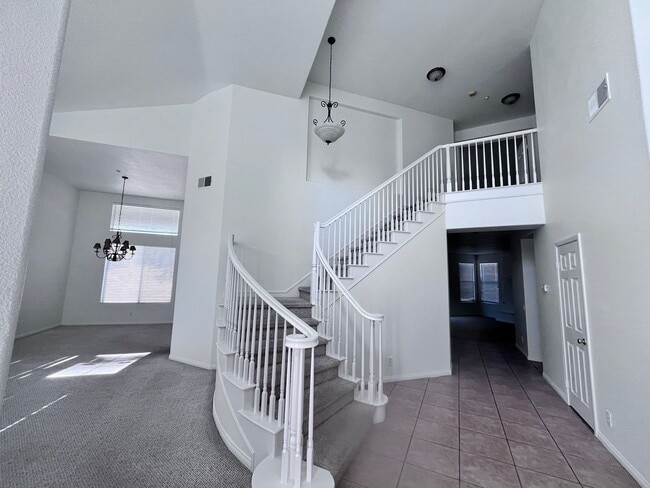 Building Photo - 11811 Columbia Ct