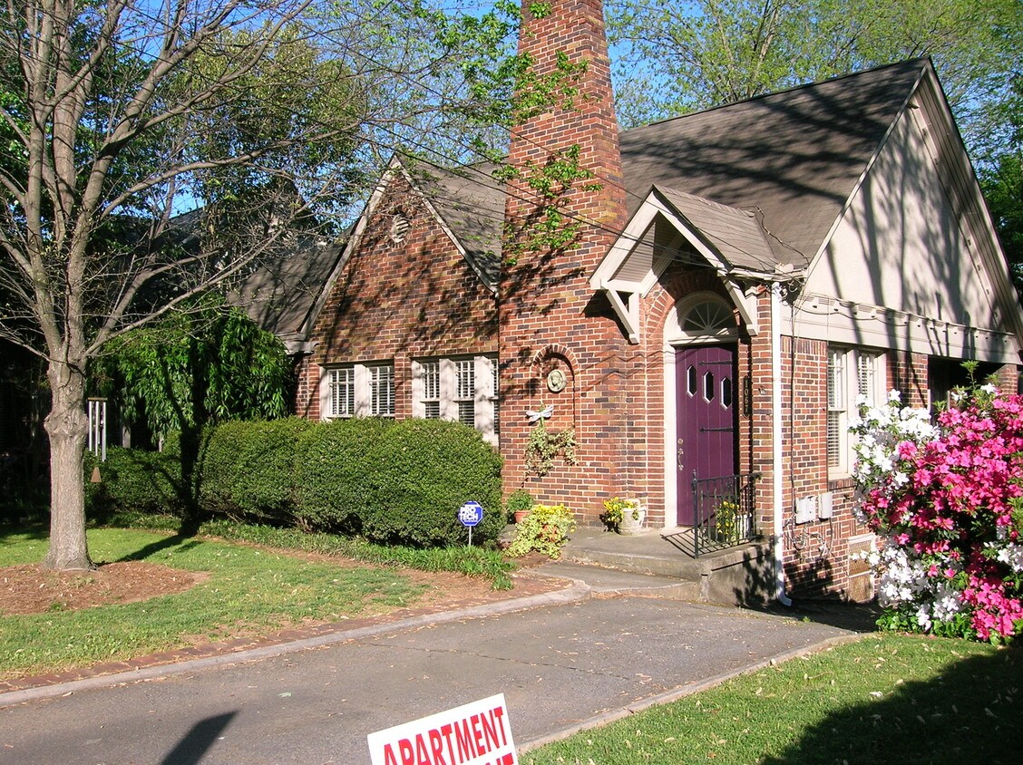 Primary Photo - 1067 Lanier Blvd NE