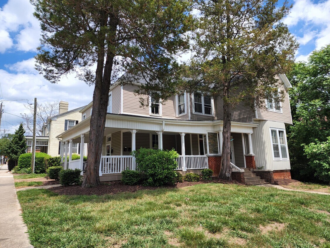 Foto principal - 669 Holly Ave NW