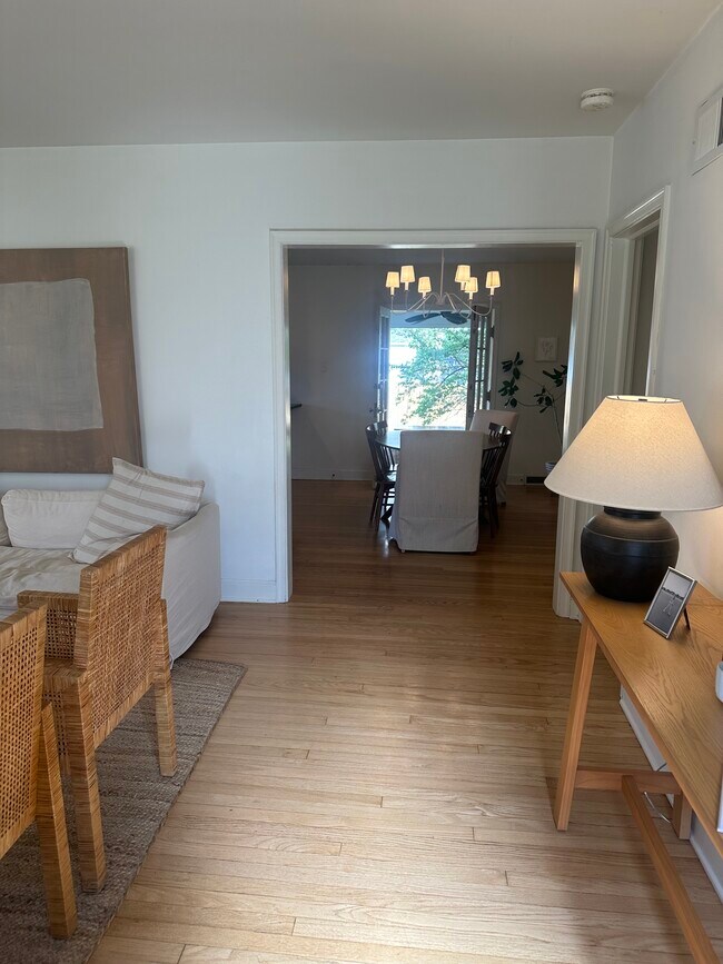 Building Photo - 118 Anderson Ave