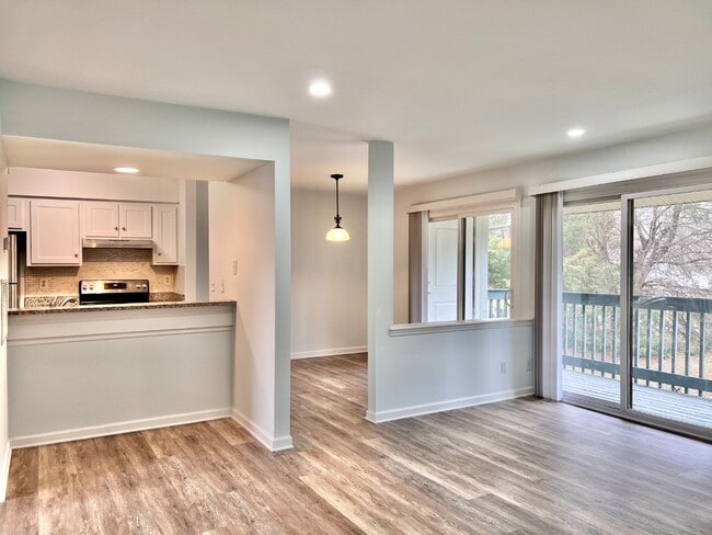 Foto del edificio - 11187 Harrowfield Rd