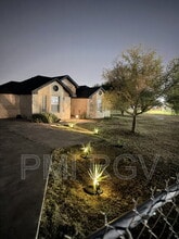 Building Photo - 8314 N Val Verde Rd