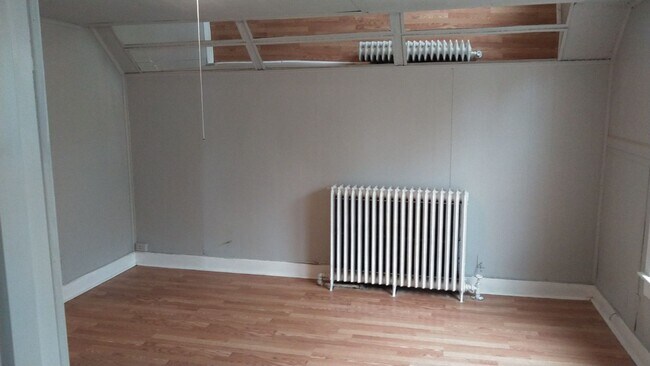 Foto del edificio - 720 N Chestnut Ave