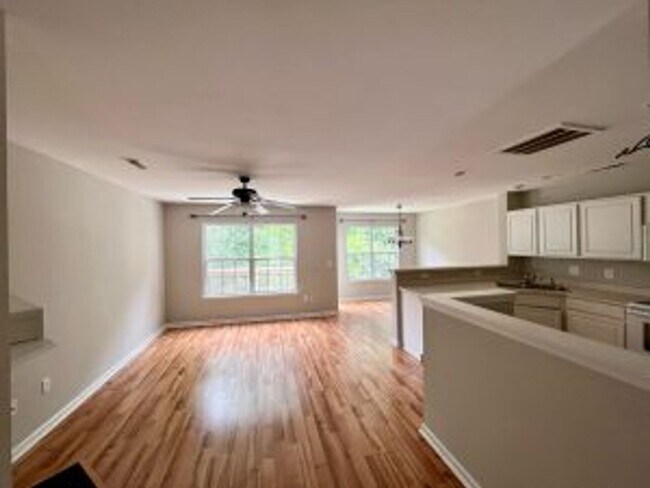 Foto del edificio - Persimmon Hill Haven